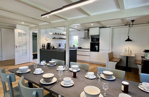 Loffingen House | Wonderful private villa for 8 people with WIFI, TV, patio and pets allowed
