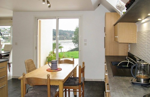 Saint-Michel-en-Greve House | Wonderful private villa for 8 people with WIFI, TV, terrace, pets allowed and parking