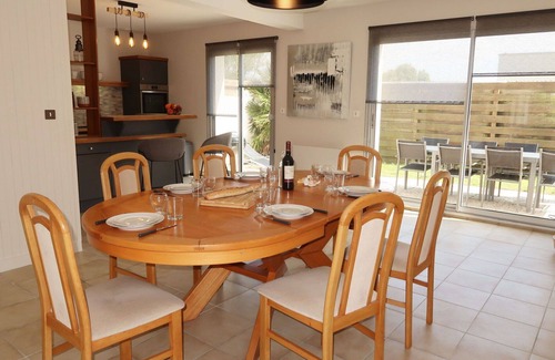 Kerlouet House | Wonderful private villa for 8 guests with WIFI, TV and terrace