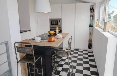 Kerlouet House | Wonderful private villa for 5 guests with WIFI, TV, balcony and parking