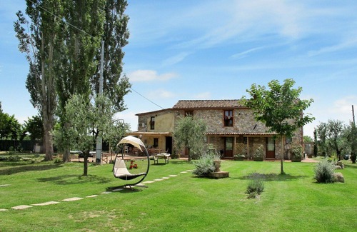 Cascine-La Croce Villa | Wonderful private villa with WIFI, private pool, A/C, TV, patio, pets allowed and parking