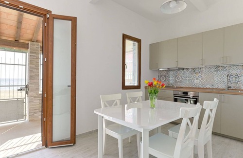 Follonica House | Wonderful private villa for 6 guests with WIFI, A/C, balcony and pets allowed