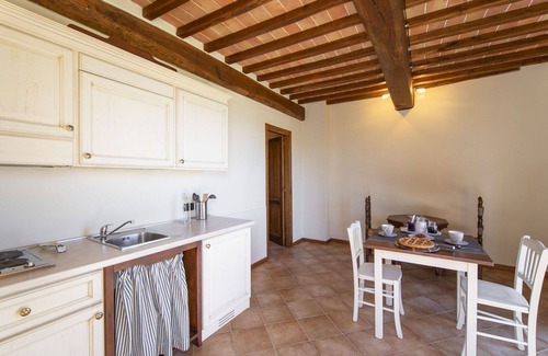Lucignano House | Wonderful private villa for 10 people with A/C, private pool, WIFI, hot tub, TV and terrace
