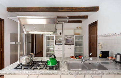 Subbiano Villa | Wonderful private villa with A/C, WIFI, private pool, hot tub, TV, terrace, parking, close to Arezzo