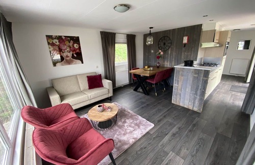 Dordtse Biesbosch House | Wonderful private villa for 4 people with WIFI, TV and terrace