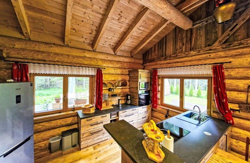 Weissenbach am Lech House | Wonderful private villa with WIFI, TV, terrace, pets allowed, panoramic view and parking