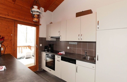 Leytron House | Wonderful private villa for 8 guests with TV, terrace, pets allowed and parking
