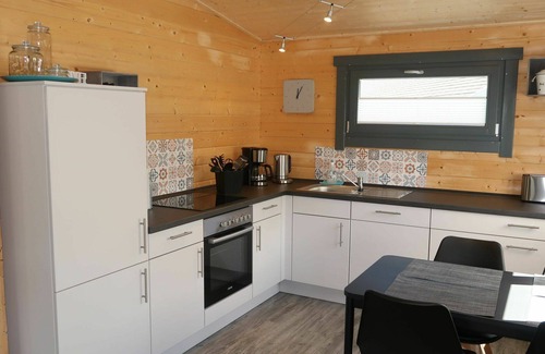 Alpenrod House | Wonderful private villa for 4 guests with TV, terrace and parking