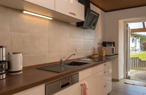 Manderscheid House | Wonderful private villa for 7 people with WIFI, TV, patio and parking