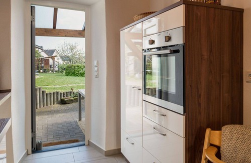 Manderscheid House | Wonderful private villa for 7 people with WIFI, TV, patio and parking