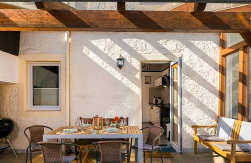 Manderscheid House | Wonderful private villa for 7 people with WIFI, TV, patio and parking