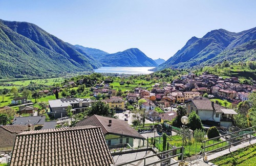 Carlazzo House | Wonderful private villa for 4 guests with WIFI, TV, patio and parking