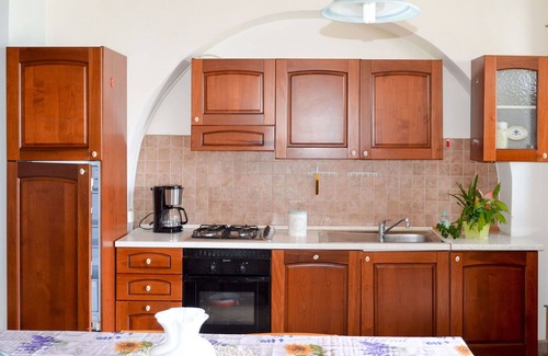 Picciano House | Wonderful private villa for 4 people with WIFI, TV, terrace, pets allowed and parking