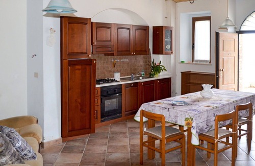 Picciano House | Wonderful private villa for 4 people with WIFI, TV, terrace, pets allowed and parking
