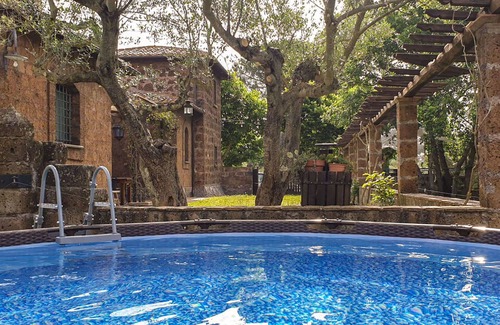 Vetralla Villa | Wonderful private villa with private pool, WIFI, TV, patio, pets allowed and panoramic view