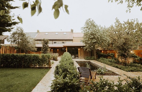 Klemskerke House | Wonderful private villa for 12 people with WIFI, TV, patio and parking