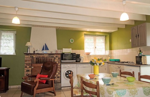 Matignon House | Wonderful private villa for 4 people with TV, pets allowed and parking