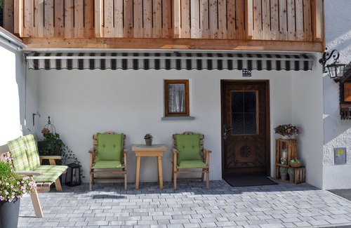 See House | Wonderful private villa for 10 people with WIFI, TV, balcony and parking