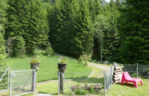 Blenio House | Wonderful private villa for 5 people with WIFI, TV, patio, pets allowed, panoramic view and park.