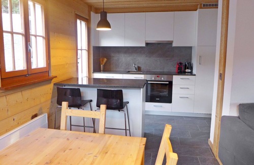Moleson House | Wonderful private villa for 6 guests with WIFI, TV, patio, pets allowed, panoramic view and park.