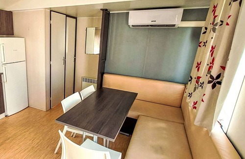 Prague House | Wonderful private villa for 6 people with pool, WIFI, A/C, terrace, pets allowed and parking