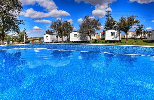 Dolni Chabry House | Wonderful private villa for 4 people with WIFI, A/C, pool, terrace, pets allowed and parking