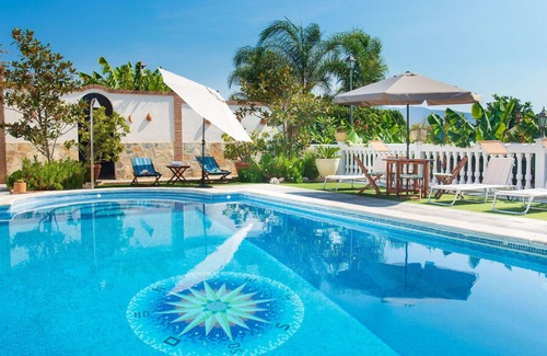 Motril House | Wonderful private villa with private pool, A/C, WIFI, TV, terrace, pets allowed and parking