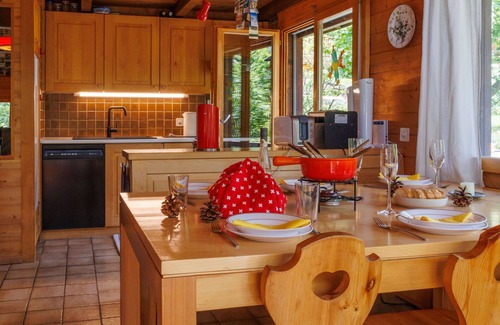 Zinal House | Wonderful private villa for 6 guests with WIFI, hot tub, TV, patio, panoramic view and parking