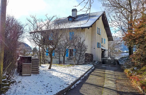 Lens House | Wonderful private villa for 10 guests with WIFI, TV, balcony, panoramic view and parking