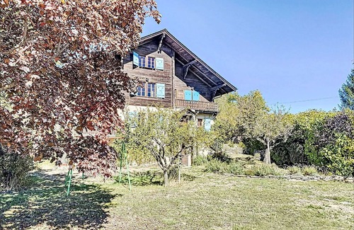 Lens House | Wonderful private villa for 10 guests with WIFI, TV, balcony, panoramic view and parking