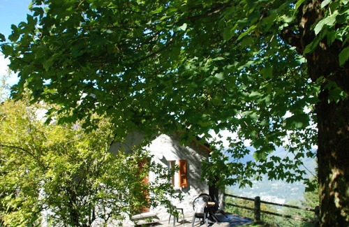 Bellinzona House | Wonderful private villa for 2 guests with WIFI, panoramic view and parking