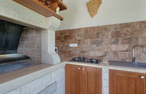 Melnica House | Wonderful private villa for 10 people with WIFI, private pool, A/C, TV, terrace and parking