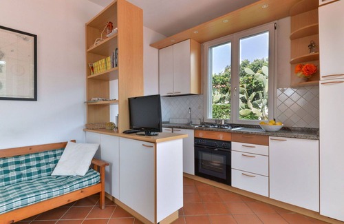 Cavo House | Wonderful private villa for 4 people with TV, terrace and pets allowed