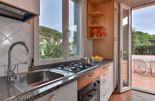 Cavo House | Wonderful private villa for 4 people with TV, terrace and pets allowed