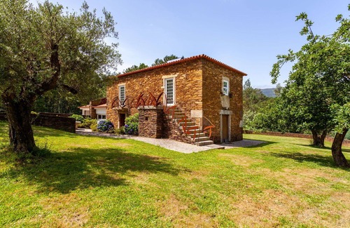 Caminha Villa | Wonderful private villa for 6 people with A/C, WIFI, TV, patio and parking