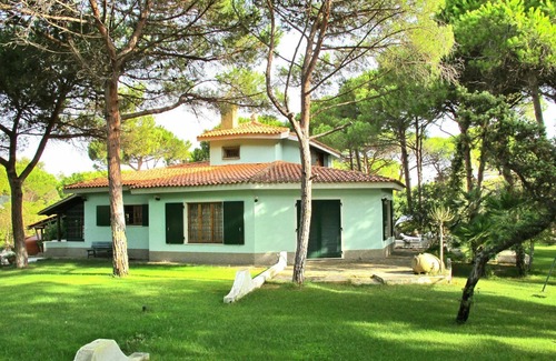 Platamona House | Wonderful private villa for 10 guests with A/C, TV, terrace, pets allowed and parking