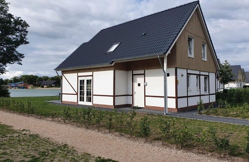 Susteren House | Wonderful private villa for 12 people with pool, WIFI, TV, terrace and parking