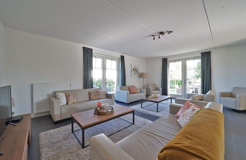 Susteren House | Wonderful private villa for 12 people with pool, WIFI, TV, terrace and parking