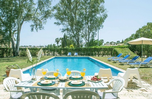 Penina House | Wonderful private villa for 6 guests with A/C, private pool, WIFI, TV and terrace