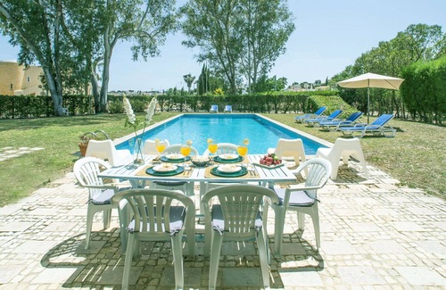 Penina House | Wonderful private villa for 6 guests with A/C, private pool, WIFI, TV and terrace