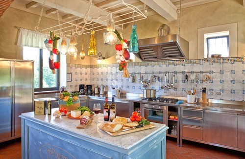 Porrena Villa | Wonderful private villa with private pool, WIFI, TV, patio, pets allowed, panoramic view and par.