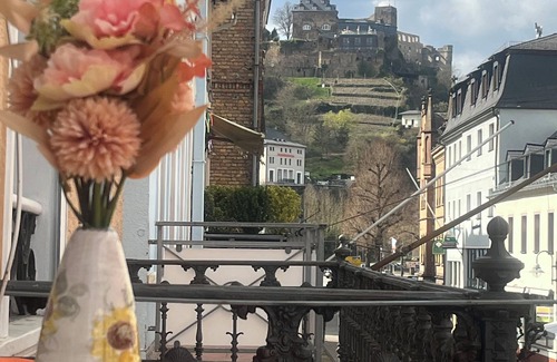 Sankt Goar Apartment | Wonderful vacation apartment with balcony and bicycle room, for up to 6 people.