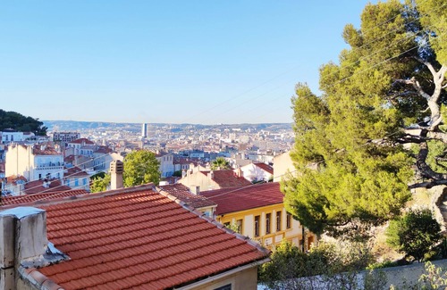 Vauban Apartment | Wonderful view Basilique NotreDame private parking & exteriors