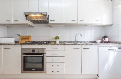 Torredembarra House | Wonderful villa for 6 guests with A/C, WIFI, private pool, TV and terrace