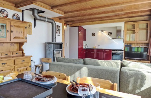Riedtwil House | Wonderful villa for 3 people with TV, patio, pets allowed, panoramic view and parking