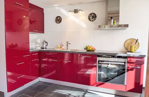 Riedtwil House | Wonderful villa for 3 people with TV, patio, pets allowed, panoramic view and parking