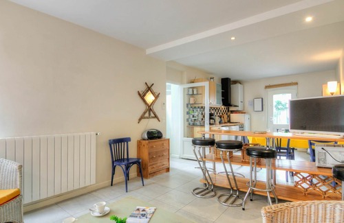 Saint-Igneuc House | Wonderful villa for 5 guests with WIFI, TV, terrace, pets allowed and parking