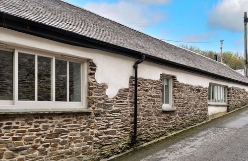 Portloe House | Wonderful villa for 6 people with WIFI, terrace, pets allowed and parking