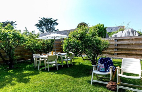 Plouescat House | Wonderful villa for 4 guests with WIFI, TV, pets allowed and parking
