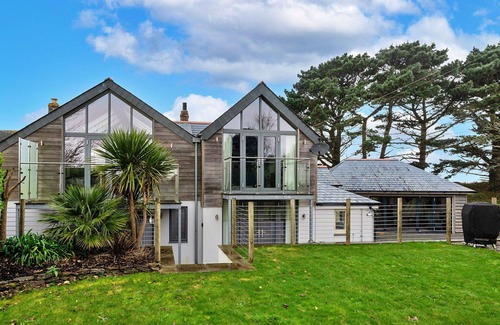 Ruan High Lanes House | Wonderful villa for 8 guests with WIFI, terrace and parking